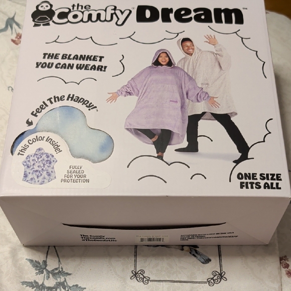 The Comfy Dream Wearable Blanket in Lavender - Picture 1 of 4